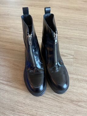 Jonak Paris Women's Black Front-Zip Leather Ankle Booties